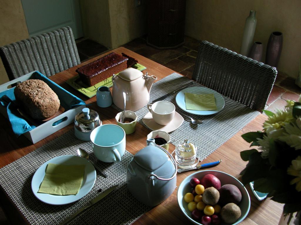Au Mas Des Calmettes Bed & Breakfast Parisot  Eksteriør bilde